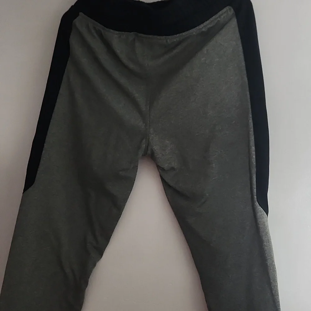 Jogging pants - Picture 2 of 2